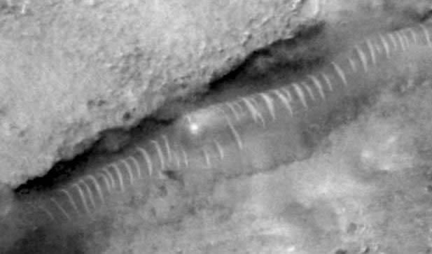 Les tunnels de glace sur Mars