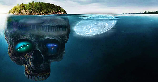 Base dissimulée sous une île