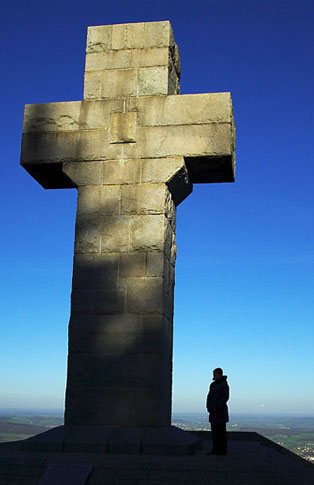 Croix en Pierre à Autun