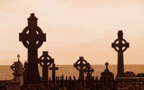 Croix celtiques dans un cimetière