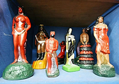 Figurines de Macumba au Brésil