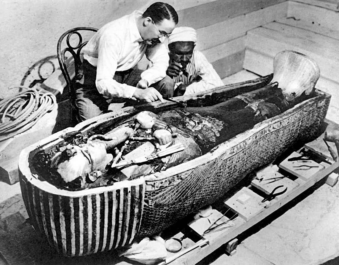 Ouverture de la tombe de Toutankhamon
