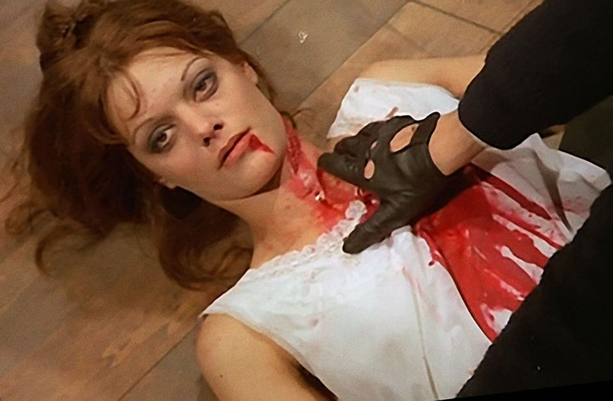 Sacrifice humain lors d'une messe noire (image cinéma)
