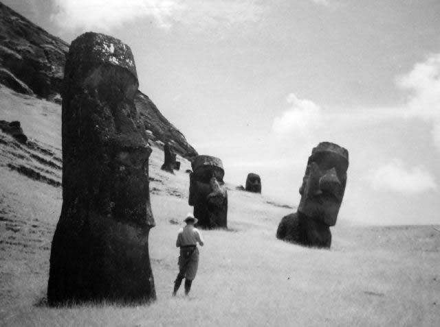 Statues des géants de l'île de Pâques