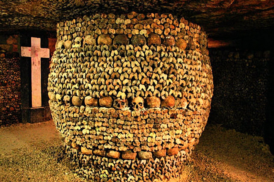 Tonneau d'ossements des catacombes