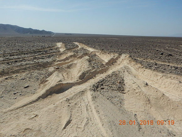 Traces laissées par un camion à Nazca